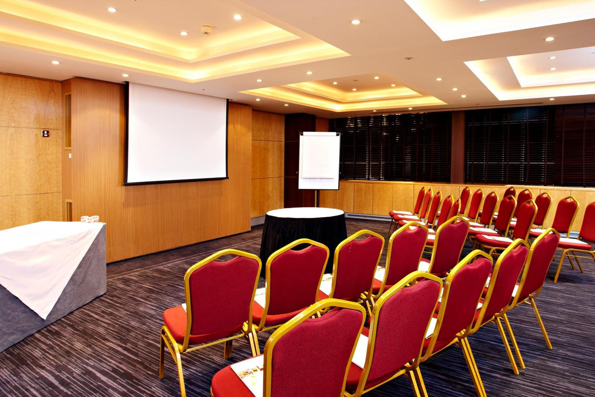 Courthouse Hotel London Bagian luar foto Meeting room